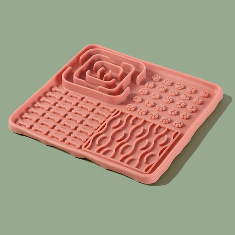  Close-up of the raised maze, paw, and wave patterns on the lick mat, designed to provide mental stimulation and slow down eating.